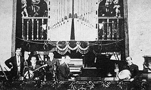 The Lewis-Ruth Band led by Mackeben in their stage set from the original 1928 Berlin production